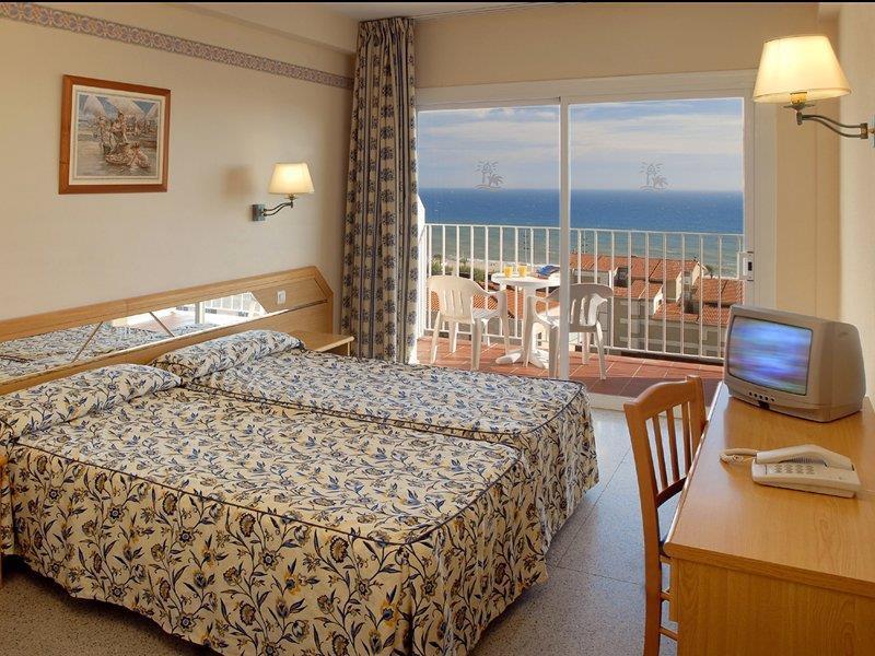 Hotel Checkin Catalonia Calella Exterior foto